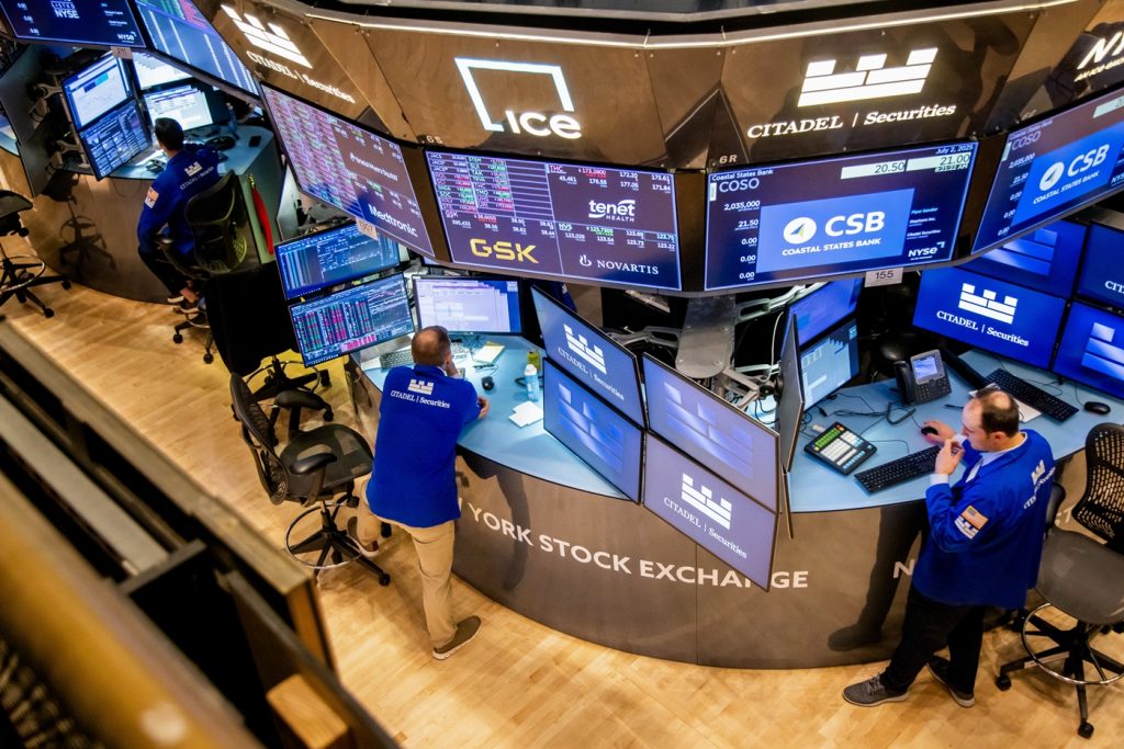 Canadian stocks hit a record, topping key level of 30,000