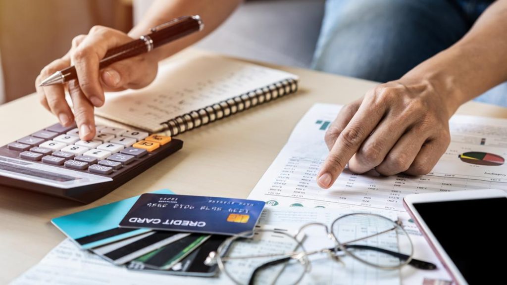 Houston's young adults face 8th highest credit card delinquency in U.S.