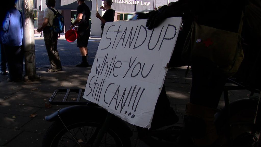 Seattleites rally at ABC affiliate over free speech, Jimmy Kimmel