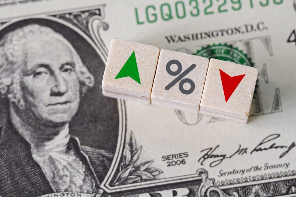 What to Do When Even the Experts Fail to Predict Interest Rates