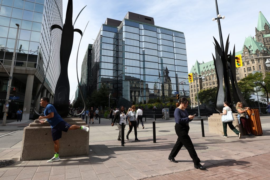 Bank of Canada mulled September hold amid strong consumption
