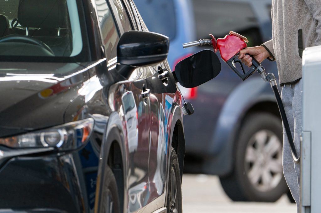 Canada inflation quickens to 2.4%, core measures heat up